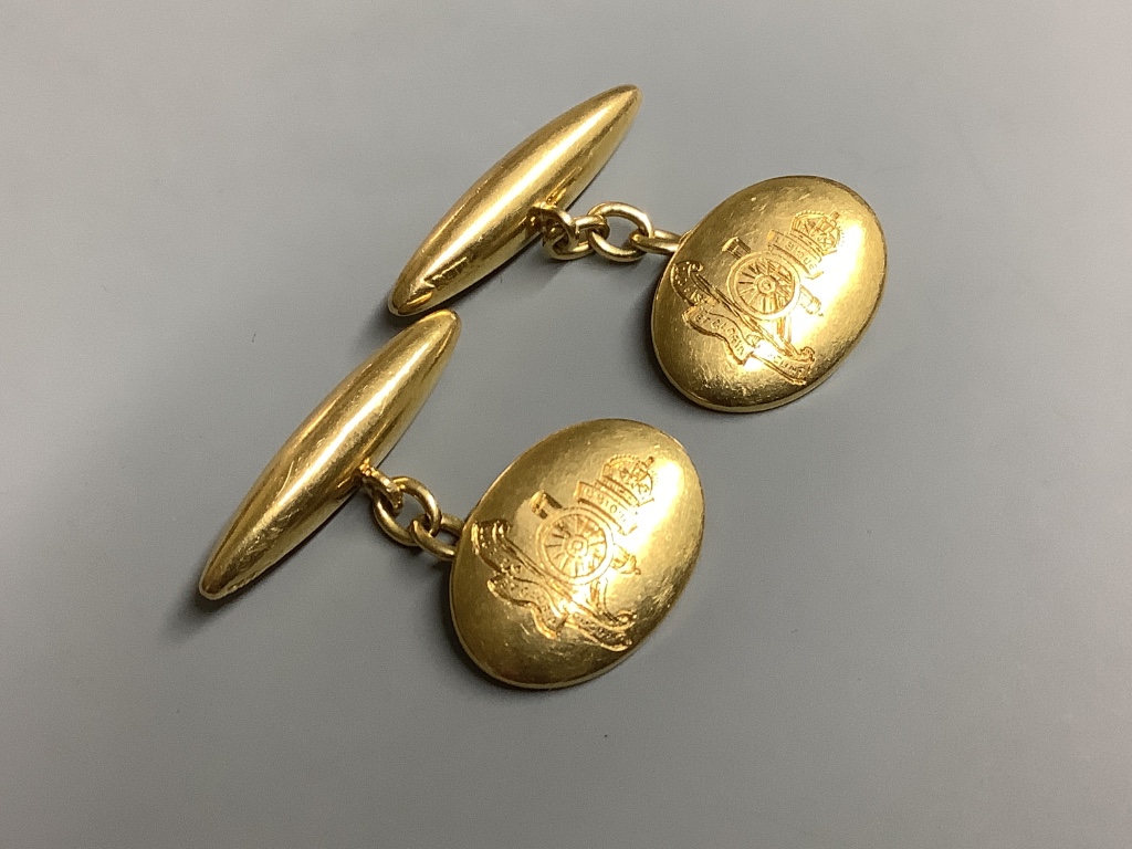 A pair of 18ct. gold Royal Artillery regiment cuff links, with engraved coat of arms and motto